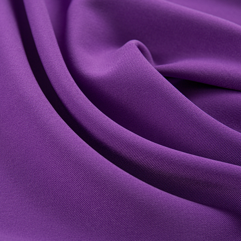 HY070 Paarse samengestelde zijden inslagstretch 2/2 twill kledingstof