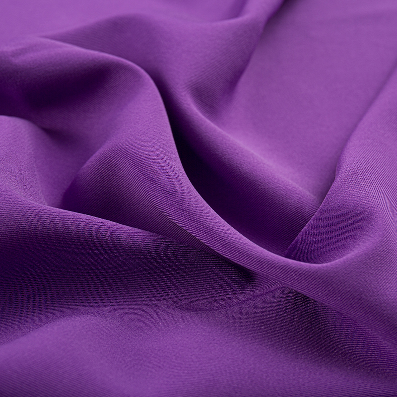 HY070 Paarse samengestelde zijden inslagstretch 2/2 twill kledingstof